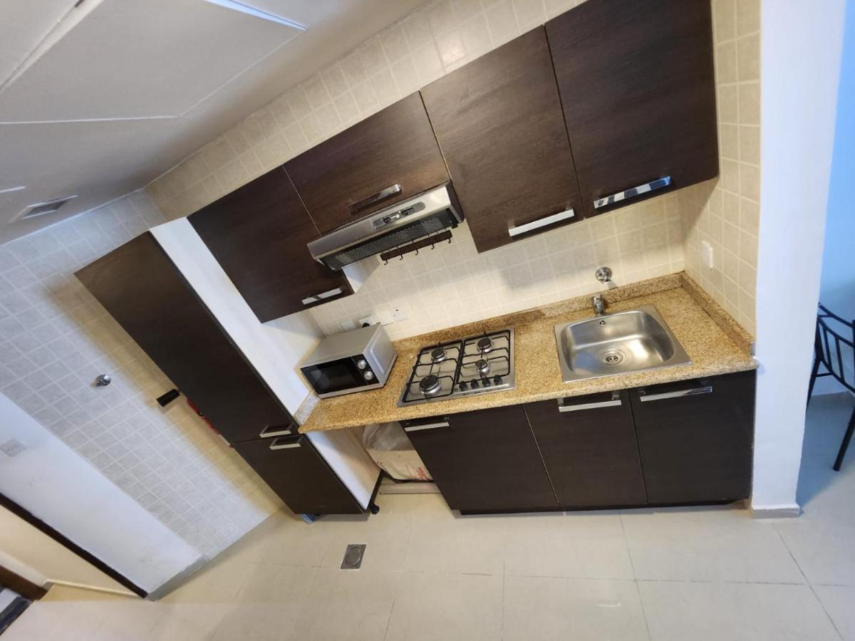 Furnished Studio Apartment Near Business Bay Metro Station Dubai Exterior photo